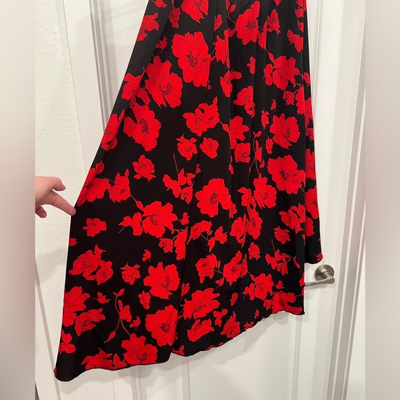 Beautiful red and black asymmetrical skirt. - Picture 2 of 6
